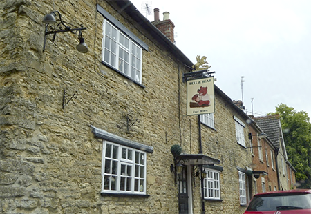 Bell and Bear pub and restaurant in Emberton