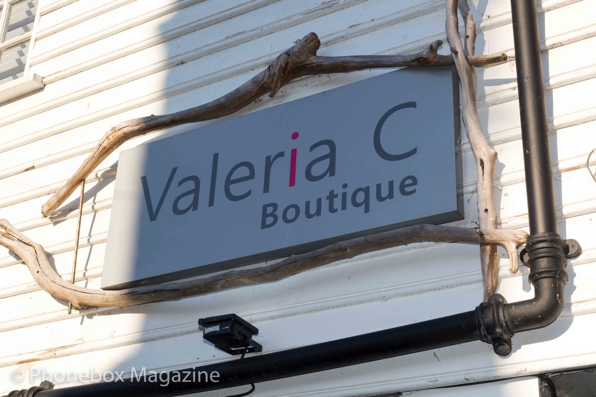 Valeria C Fashion Boutique has now moved to 4 Rose Court in Olney. Here are some pictures of their Launch Night